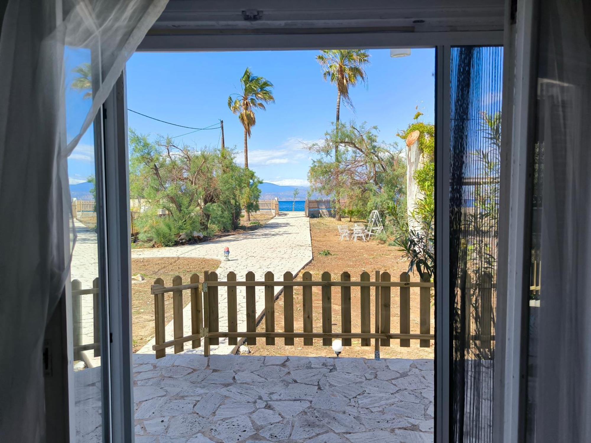 Palm Tree House By The Beach Skhoínos 외부 사진